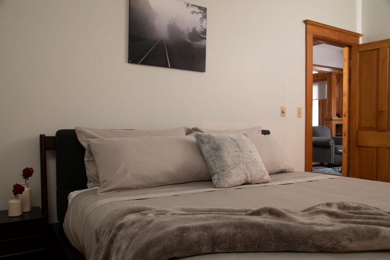 Riverboat Suites กาลีนา ภายนอก รูปภาพ