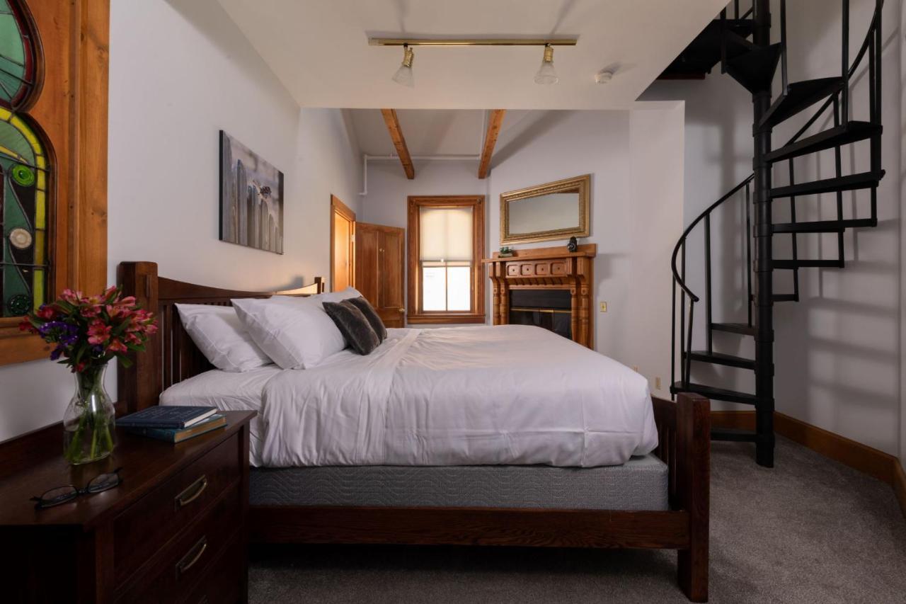Riverboat Suites กาลีนา ภายนอก รูปภาพ